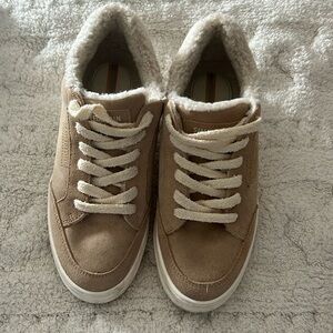 Sam Edelman Fuzzy sneakers